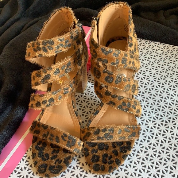 Very G leopard print zip up sandal - Picture 5 of 7